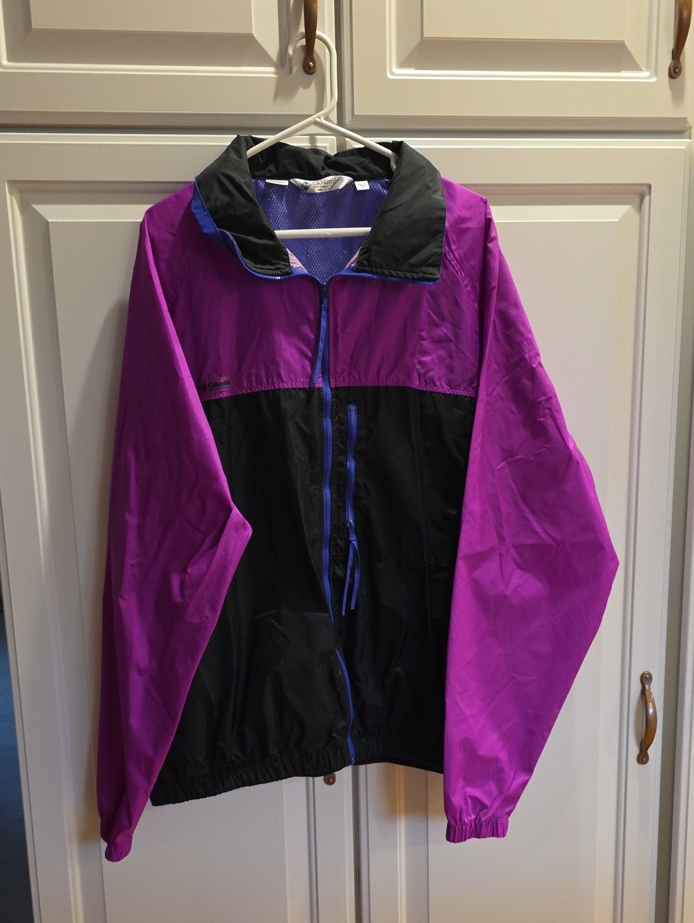 Columbia Vintage Windbreaker Jacket in Pink and Black With Purple Zippers